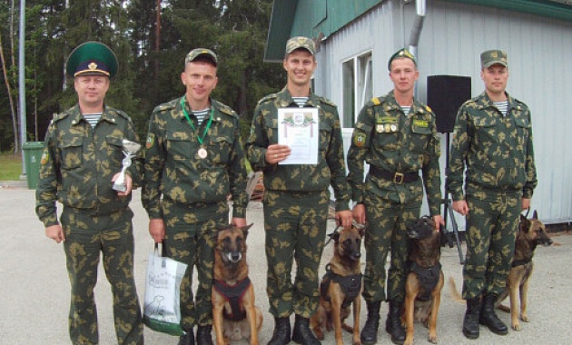 Кинологи Сморгонской погрангруппы с международных соревнований служебных собак вернулись с призовым местом