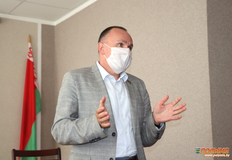 Депутат Палаты представителей Национального собрания Республики Беларусь Александр Сонгин встретился с рабочими коллективами Кореличчины
