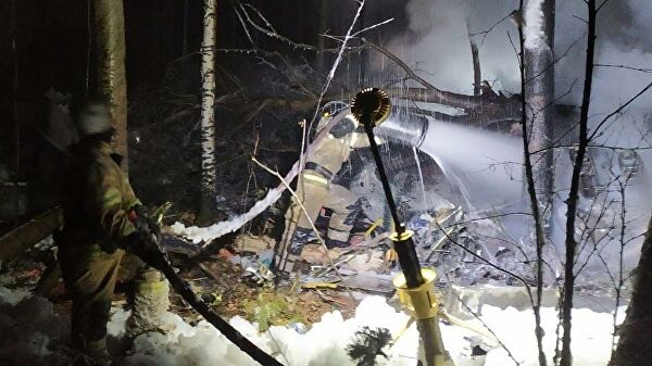 На место крушения самолета Ан-12 в ближайшее время направятся представители авиакомпании и организаций, которые обслуживали судно