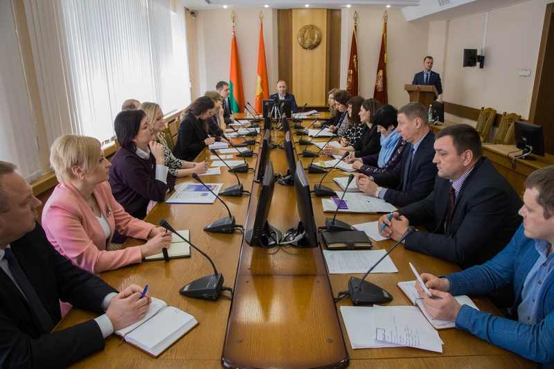Почти 50 факелоносцев, старт эстафеты с пл. Ленина. В Гродно прошла пресс-конференция ко II Европейским играм