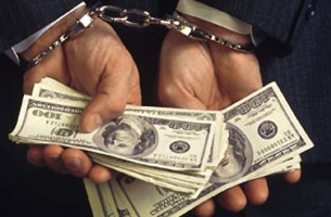 В Гродно студент украл у пенсионерки 5 тысяч долларов