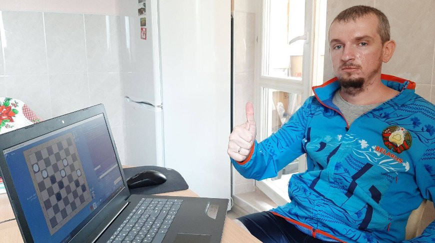 Шашист Игорь Михальченко из Волковыска выиграл международный онлайн-турнир