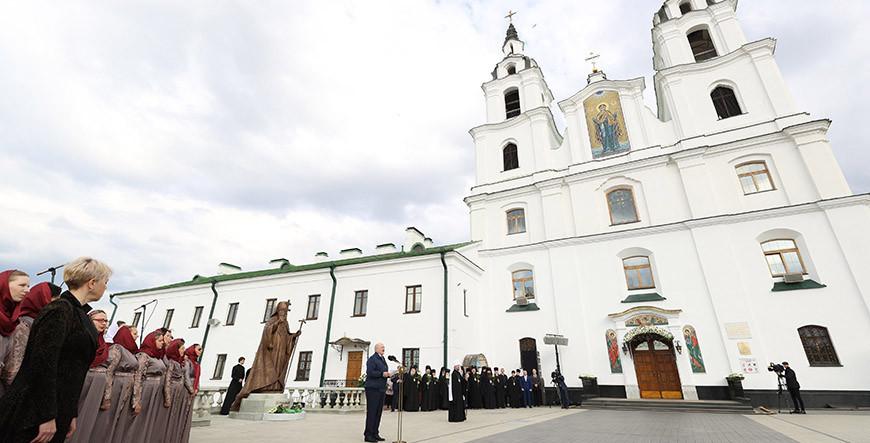 Александр Лукашенко принял участие в церемонии открытия памятника митрополиту Филарету