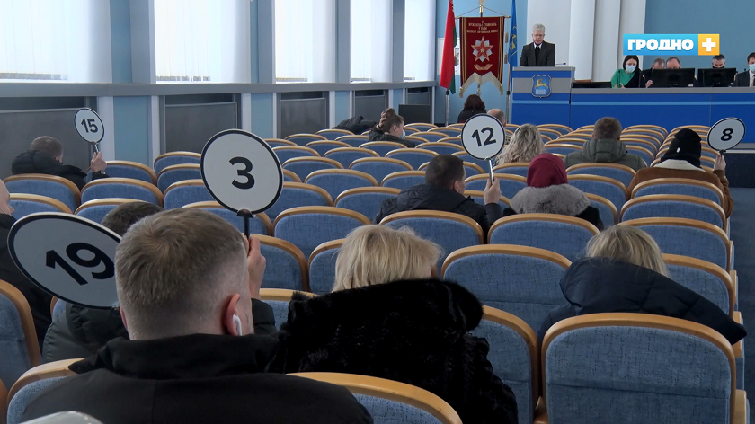 В 40 раз выше стартовой цены. Какие лоты вызвали ажиотаж на аукционе в Гродно?