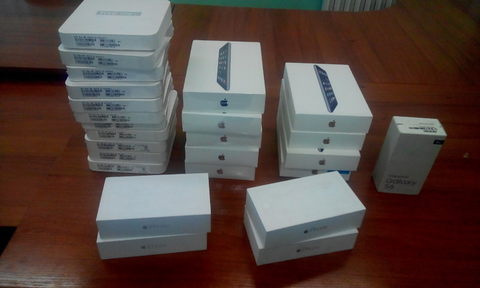 Партию «серых» гаджетов задержали на «Брузгах»