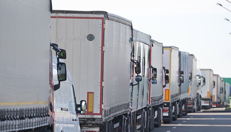 Большие очереди на границе: свыше 2,5 тыс. фур ожидают выезда из Беларуси