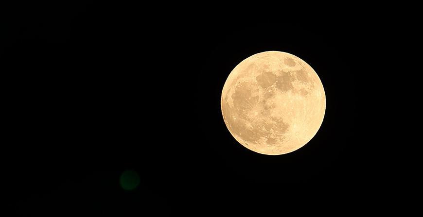 В ночном небе над Гродно можно было наблюдать Розовое полнолуние 