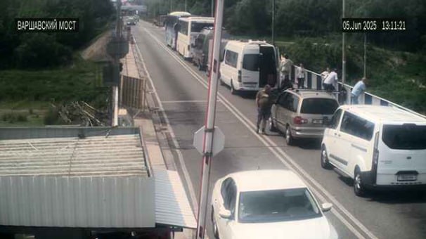 Польская сторона прекратила принимать автобусы