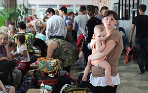Около 317 тыс. украинцев обратились за видом на жительство в соседние страны