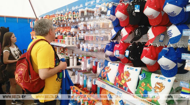 Сувенирная продукция пользуется спросом у болельщиков и участников II Европейских игр