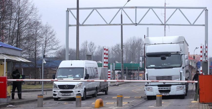 "Больше всего навредили сами себе". Эксперт о закрытии Польшей пункта пропуска "Бобровники"