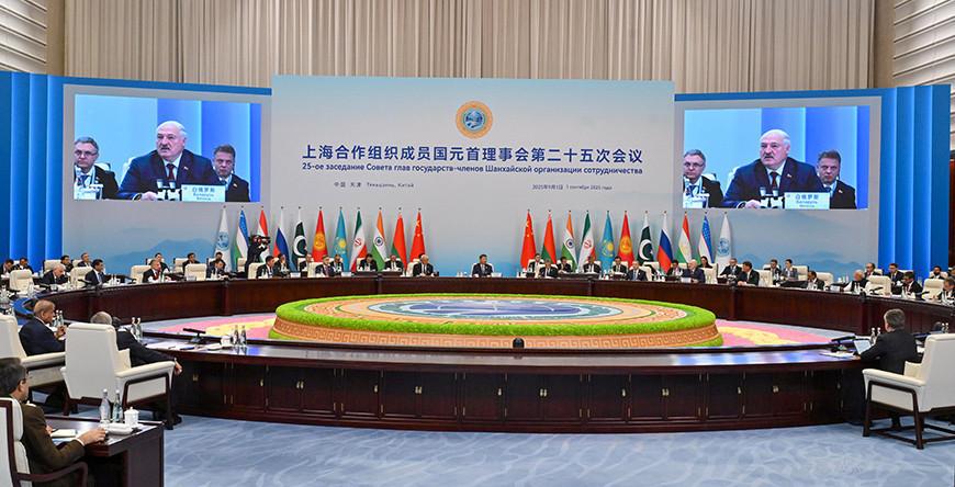 "Семья ШОС", марафон встреч и криптопланы. Итоги недели Президента