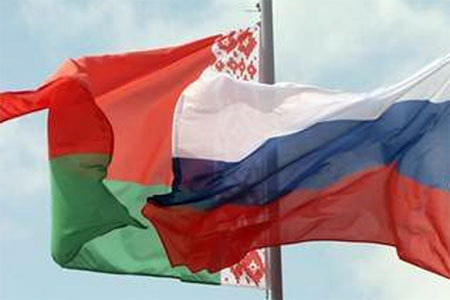 Торжественное собрание, посвященное Дню единения народов Беларуси и России, состоялось в драмтеатре