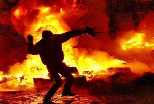 Ломать не строить: горькие уроки «цветных революций»