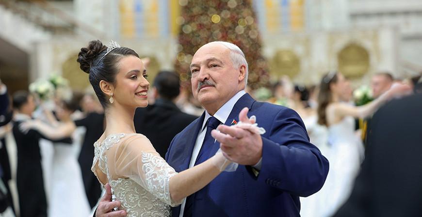 Серьезные дебаты под Питером, белорусский "Москвич" и правда жизни от Александр Лукашенко. Итоги недели Президента