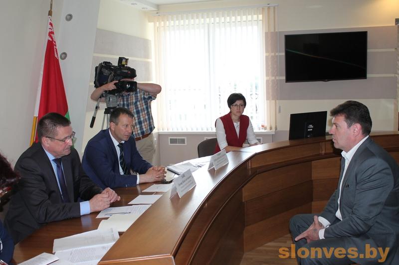 Министр сельского хозяйства и продовольствия Беларуси Леонид Заяц провел прием граждан в Слониме 