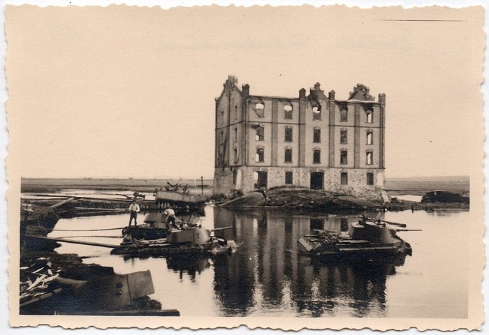 Мельница Зельва - военфото .jpg