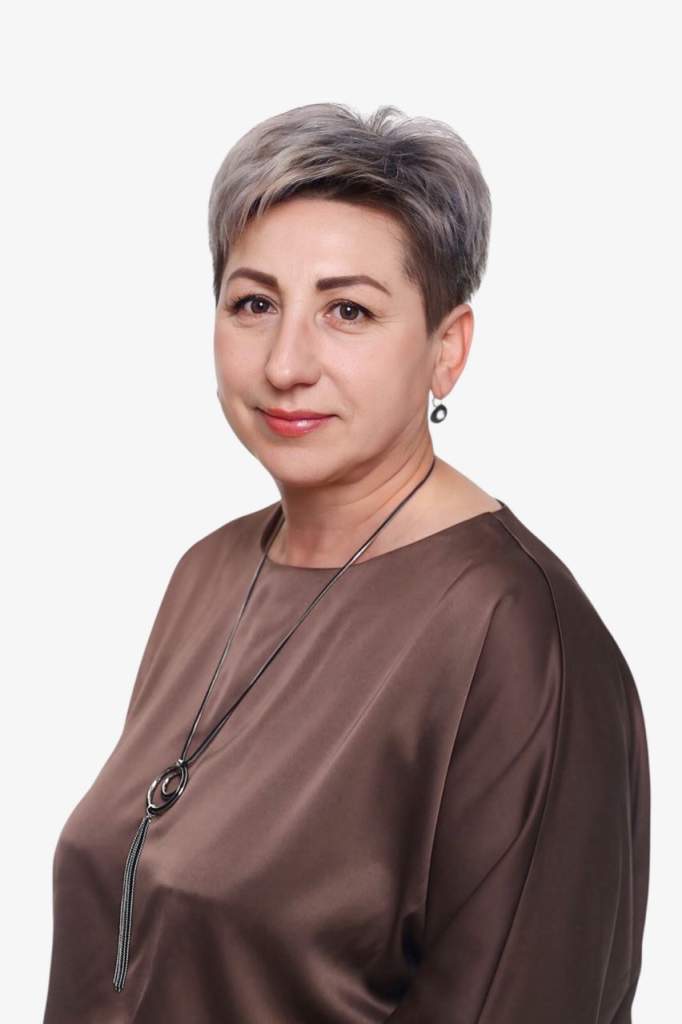 Людмила доска почета.jpg