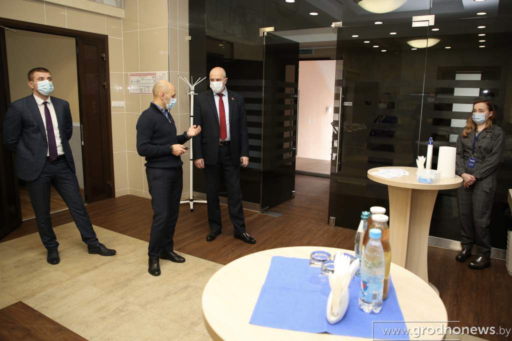 2020-11-24 12.55.08.JPG