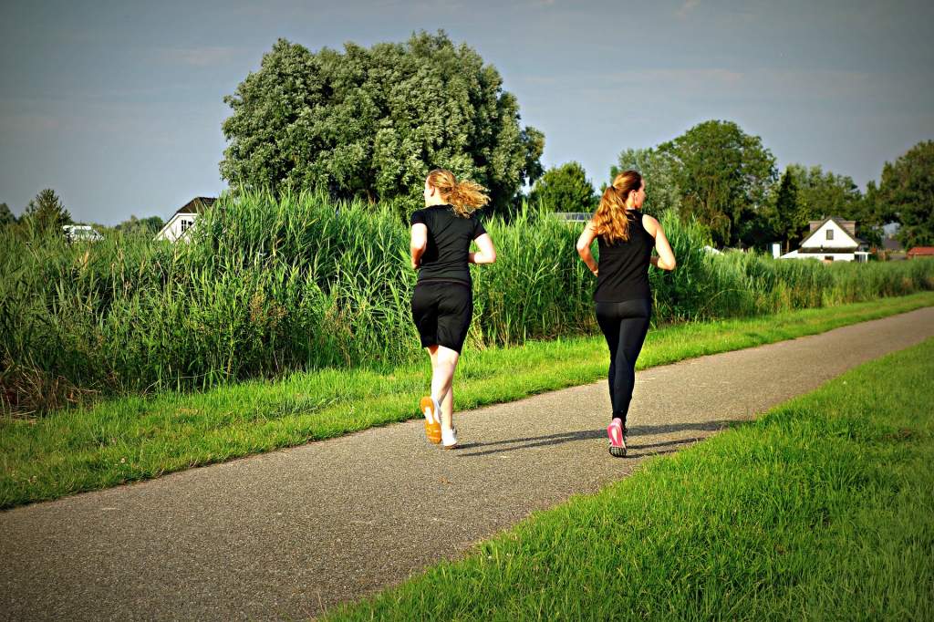 jogging-1509003_1920.jpg