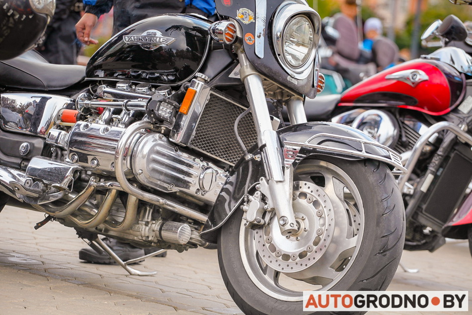 moto-close-2019-04.jpg