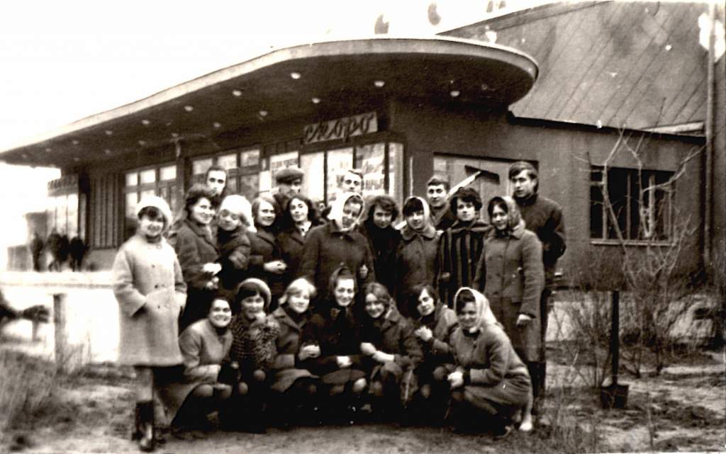 Группа учащихся КПУ после окончания субботника.jpg