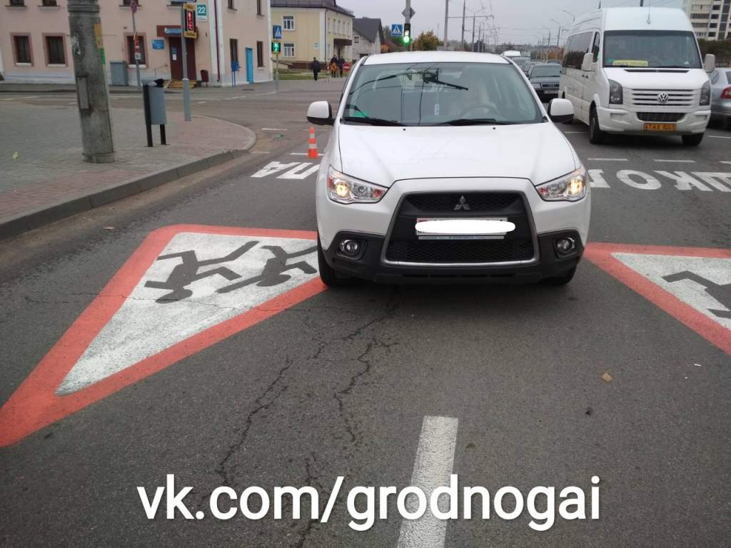 vF7hm_cbh70.jpg