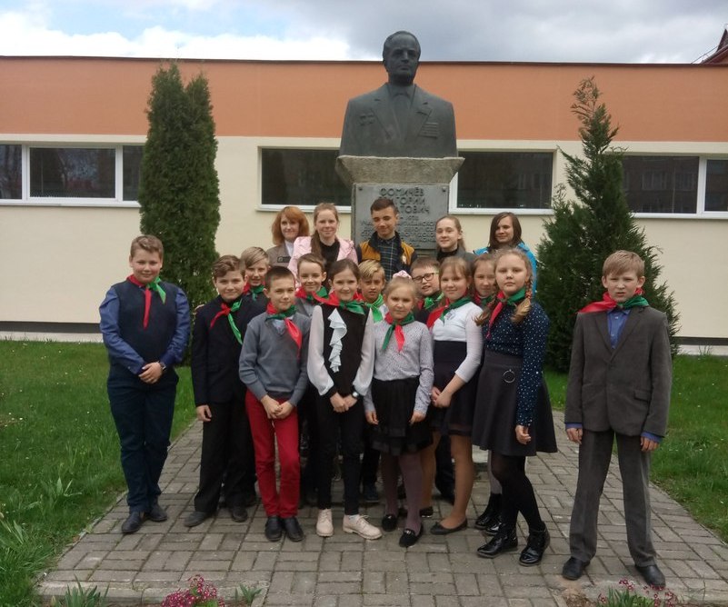 Фомичев Григорий Филатович_памятник.jpg