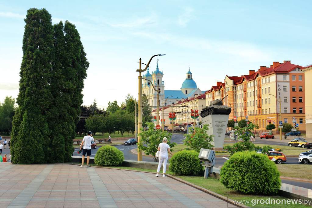 Вид на площадь советскую с драмтеатра .jpg