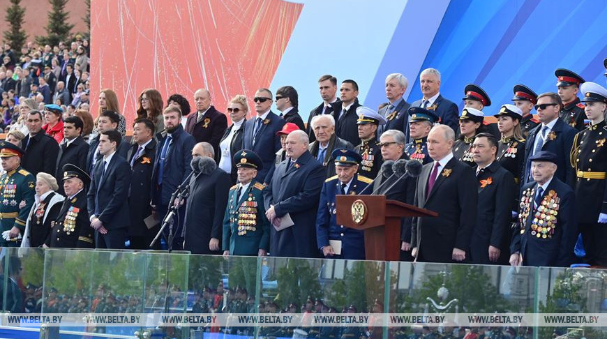 парад в москве.jpg