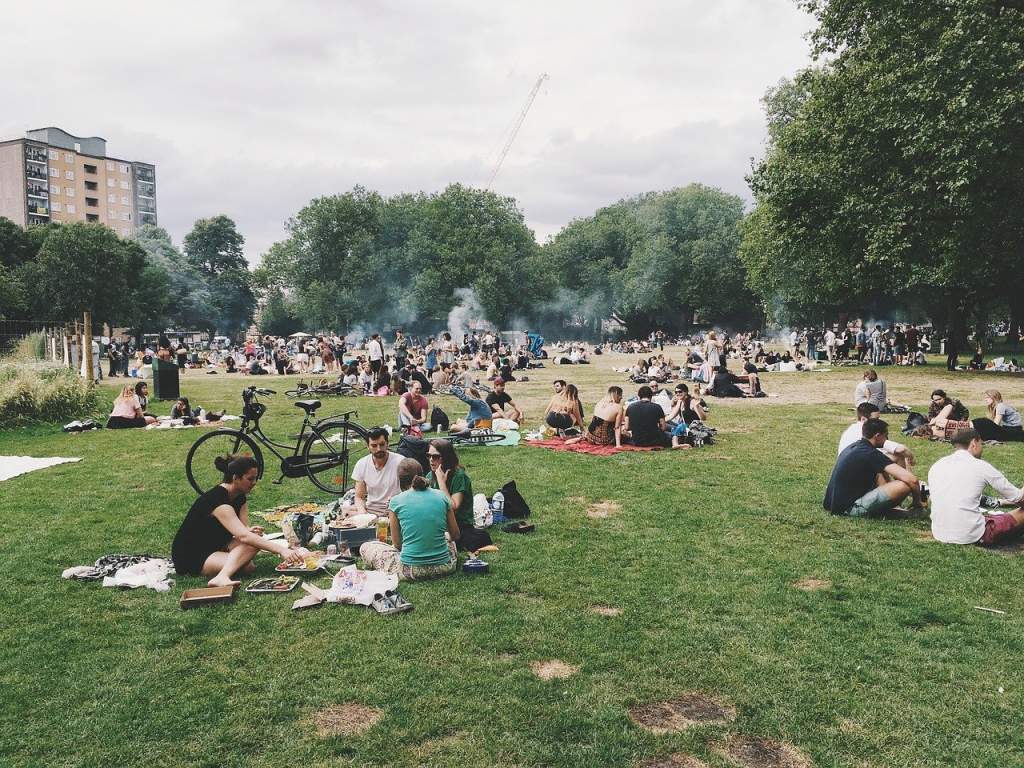 people-2606317_1280.jpg