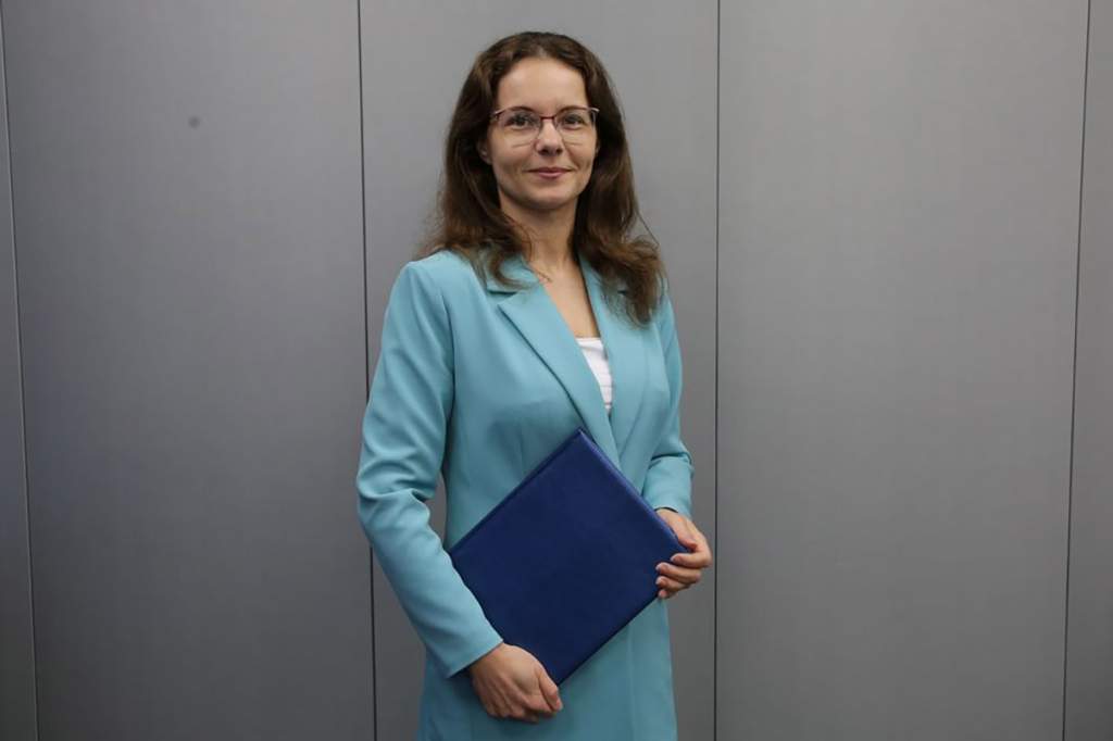 9m0zt7f3z8zdvmk2fcdcbs92gbfkkf3m (2).jpg