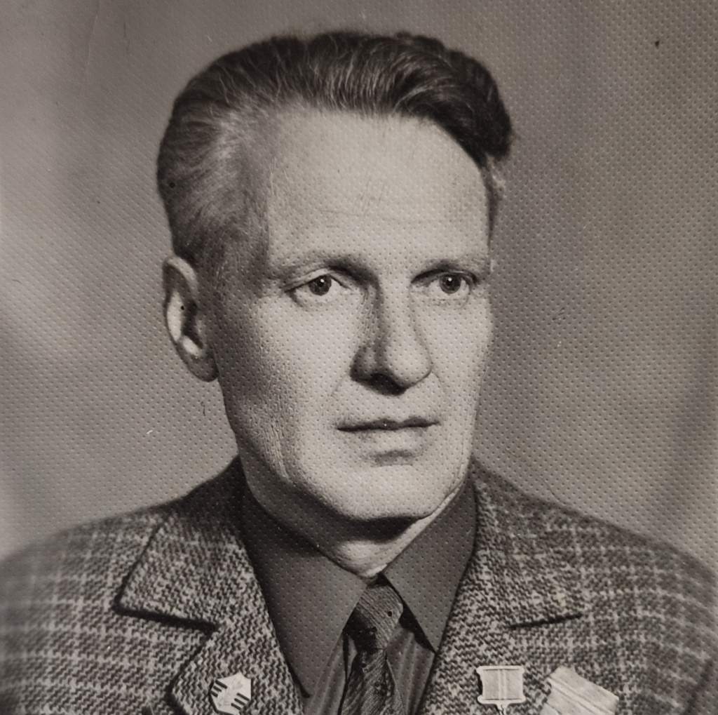 суйковский ЮН -70-е годы.jpg