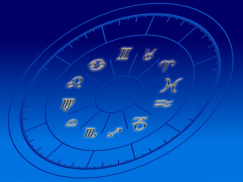 horoscope-96309_960_720.jpg