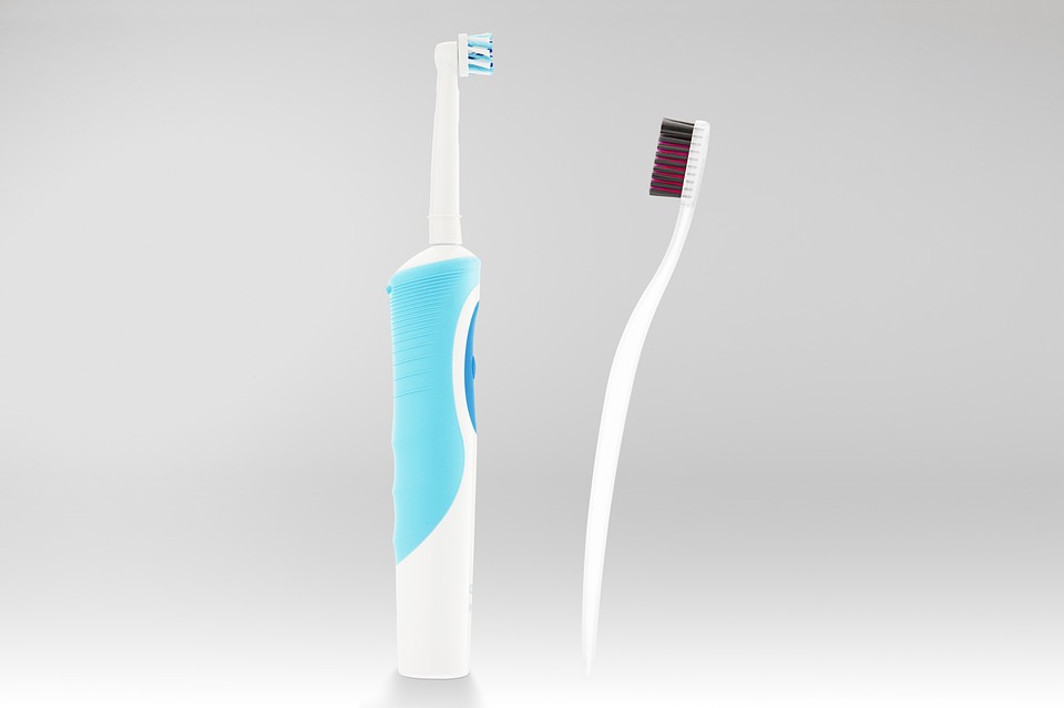 toothbrush-2127681_960_720.jpg