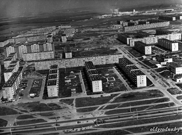 novye_doma_po_ul_dombrovskogo_blk_i_vrublevskogo_1975_god.jpg