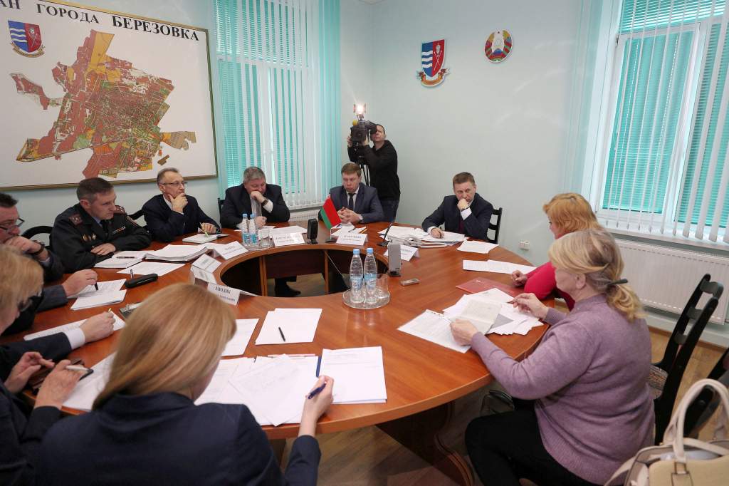 230749-04.JPG