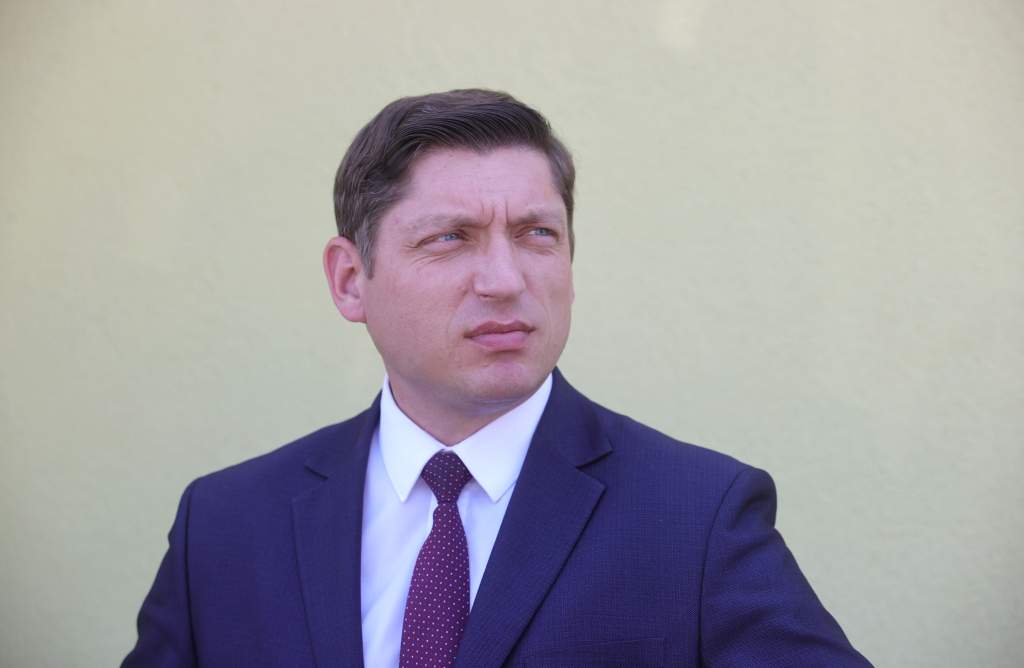 241163-06.jpg