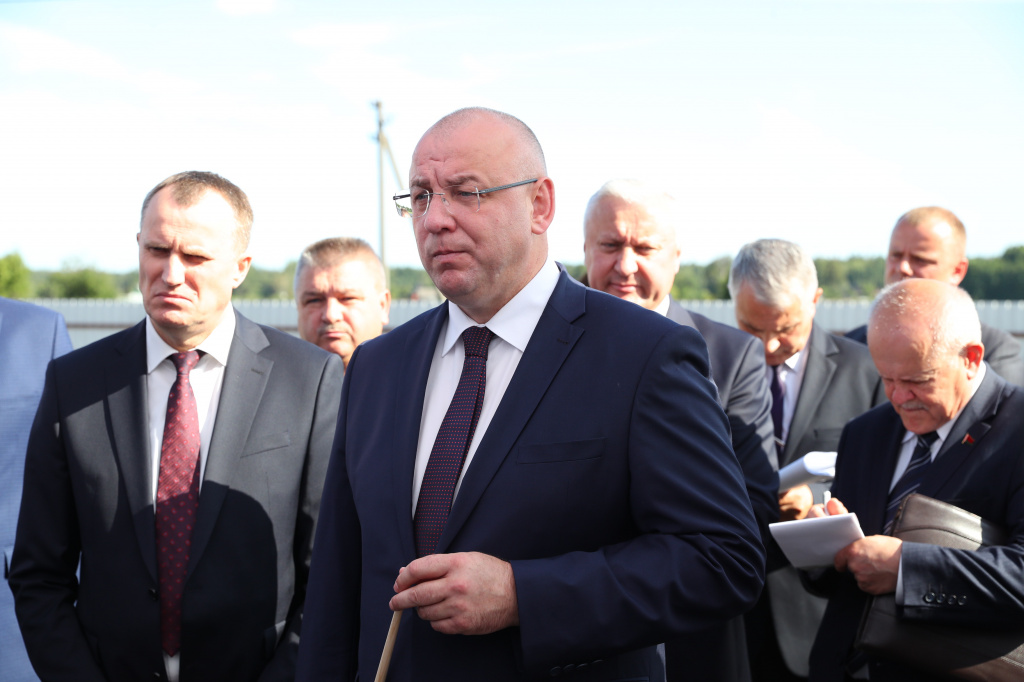 228301-08.JPG
