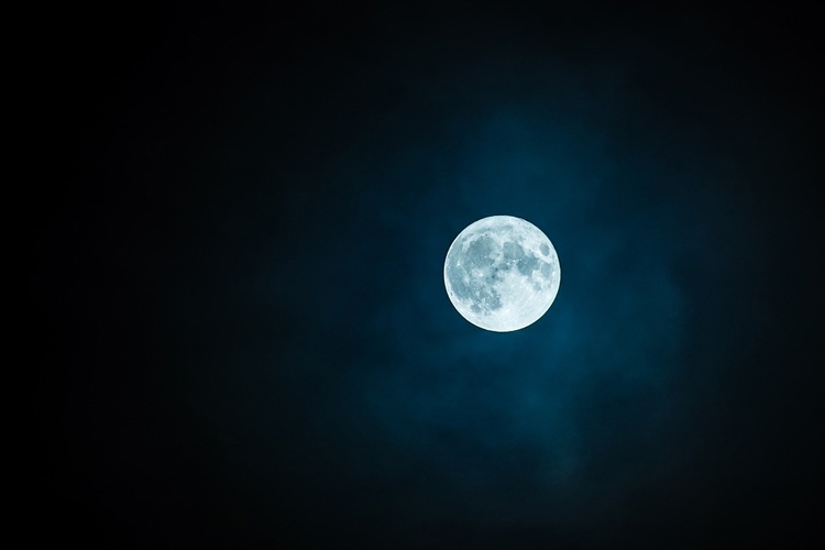 moon1.jpg