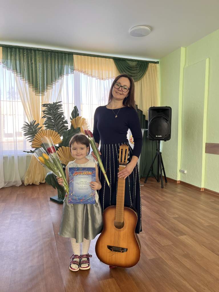 Агата и Виктория Губарь.jpg