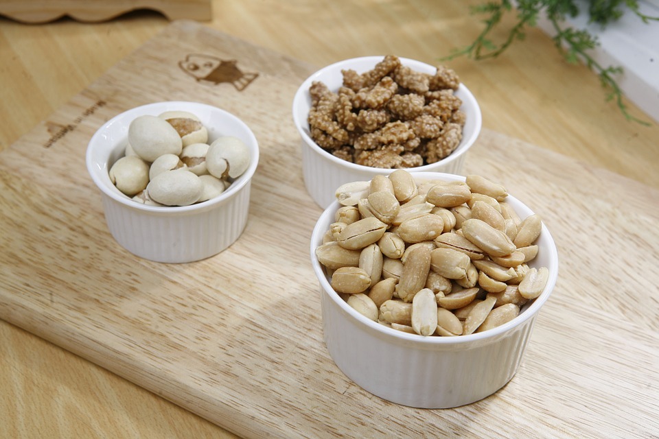 nuts-388785_960_720.jpg