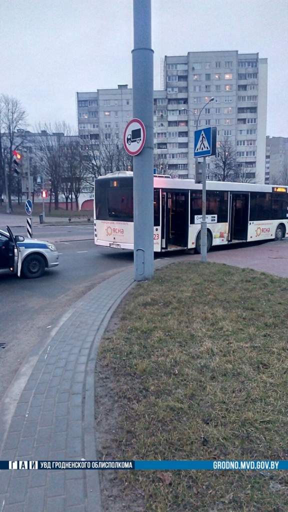 JlE1ulkHekg.jpg