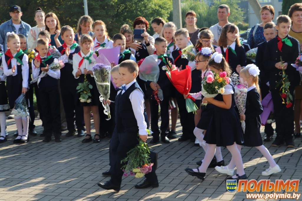 Райца_школа_День-знаний_линейка_1-сентября00011.jpg