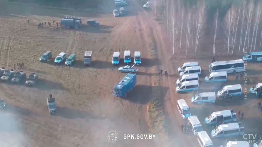 vas_zdes_ne_zhdut_v_bezhencev_na_granice_strelyali_so_storony_polshi._video_091121_7.jpg