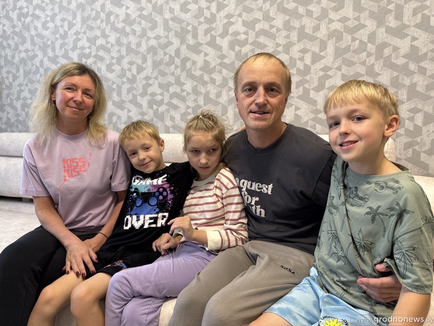 Семья Субач в полном составе Семья Субач в полном составе.jpeg
