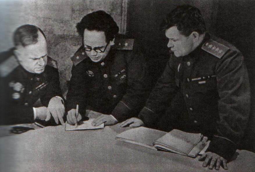 Г._Жуков,_К._Богомолов,_Н._Ватутин.jpg