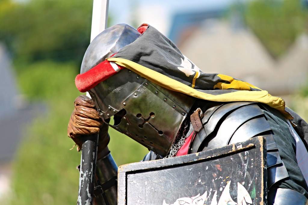 knight-3449326_1920.jpg