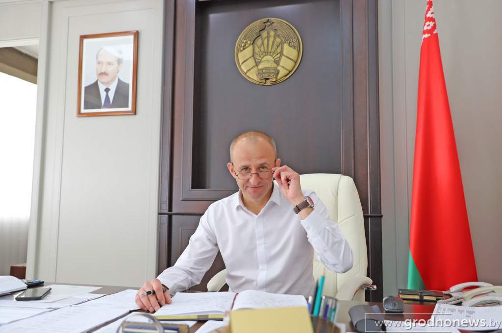 Юрий Валеватый_цвет.jpg