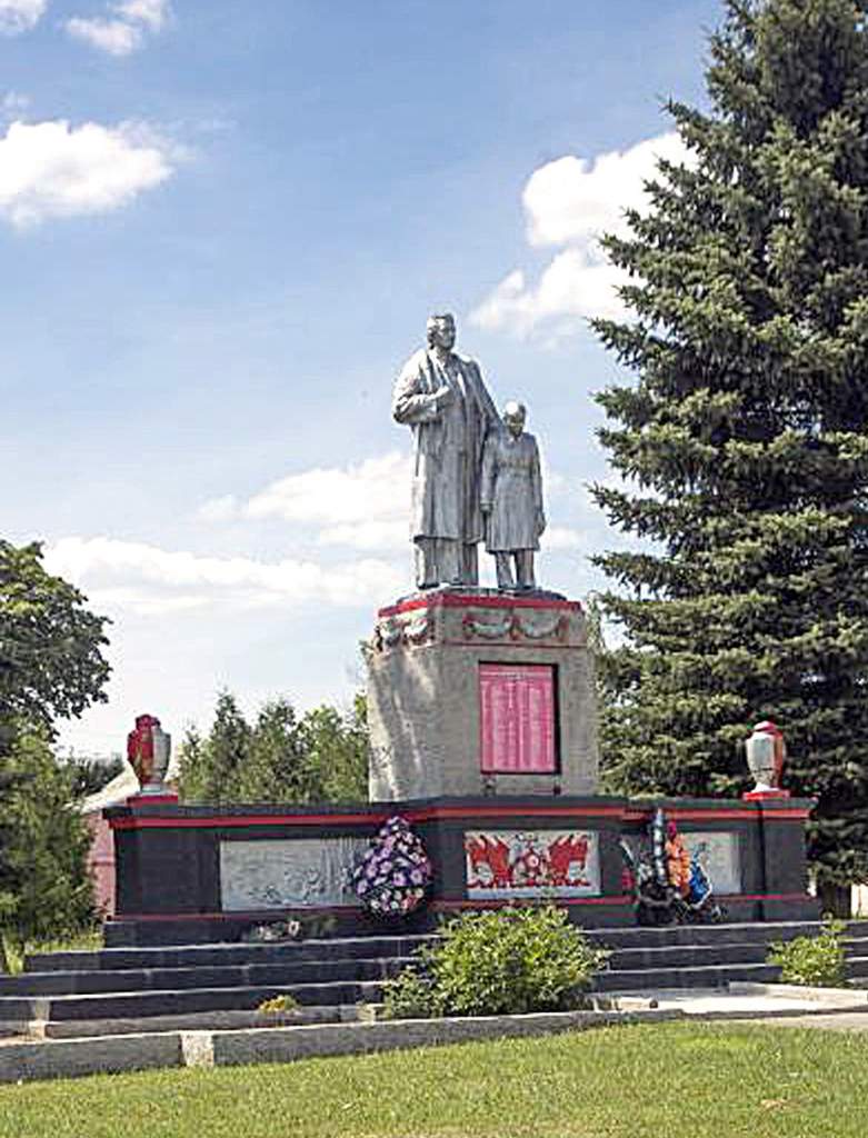 памятник спецгруппе в Порозово.jpg
